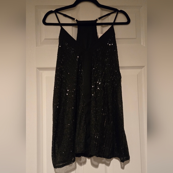 🎉Black Sequin Halter Top - Picture 2 of 6